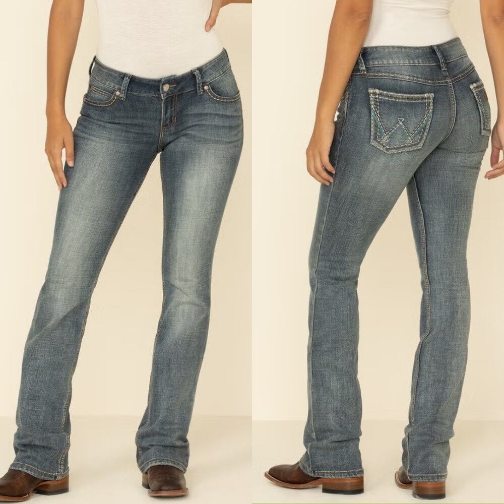NWT Wrangler Retro Women's Sadie Embroidered Pocket Low Rise Bootcut Jeans (30)